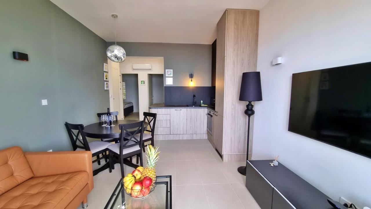 אומיס Apartment La Vie מראה חיצוני תמונה