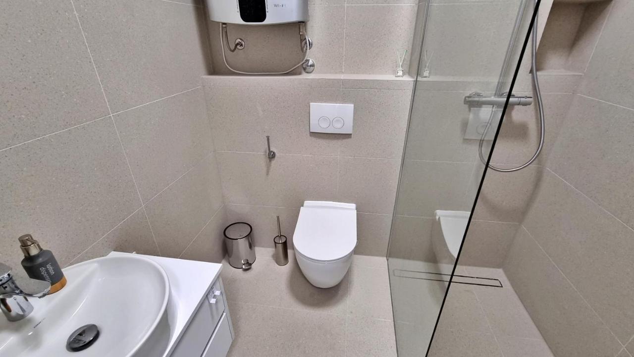 אומיס Apartment La Vie מראה חיצוני תמונה