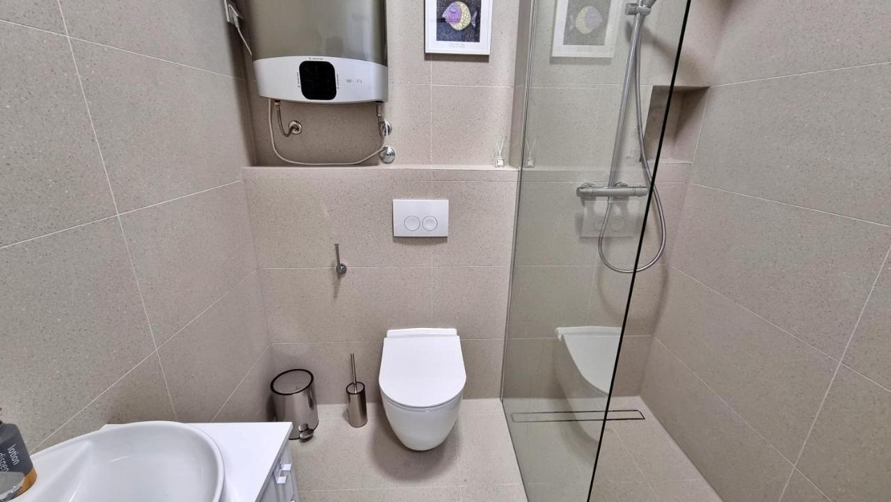 אומיס Apartment La Vie מראה חיצוני תמונה